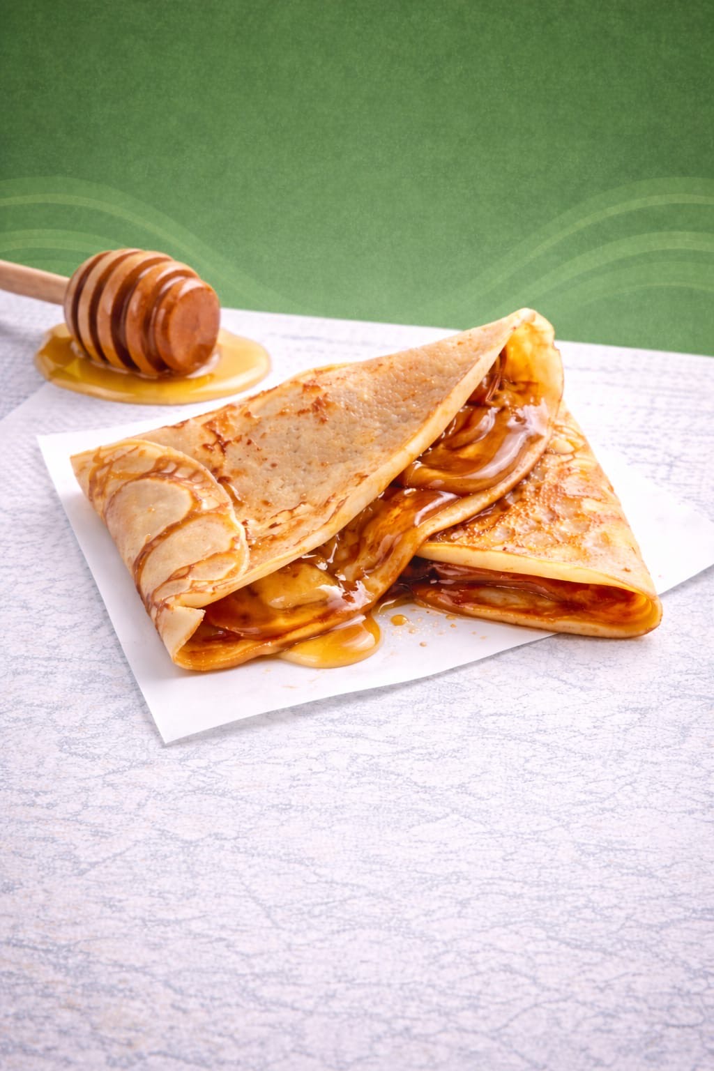 Crêpe nappée de miel doré